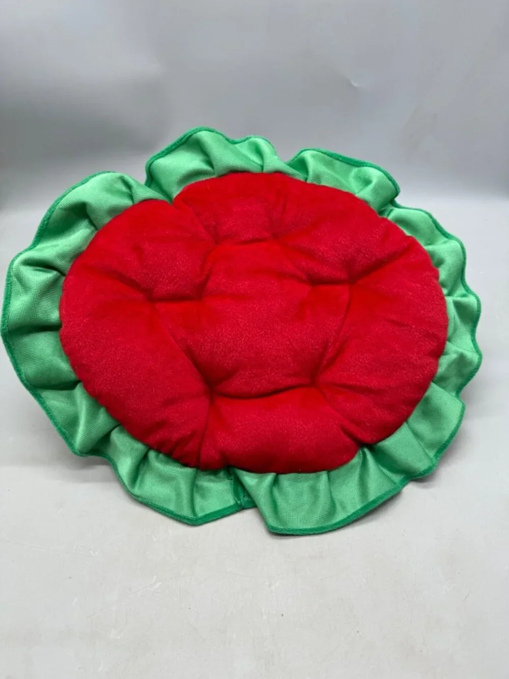 Santa Hat Kittens cat family Red Green ruffle Christmas figurine plush READ